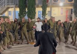 ערב ראש חודש בבא"ח צנחנים עם האמן החב"די